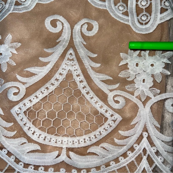 Lulu's White Sheath Halter Dress NWT size medium - Picture 9 of 11